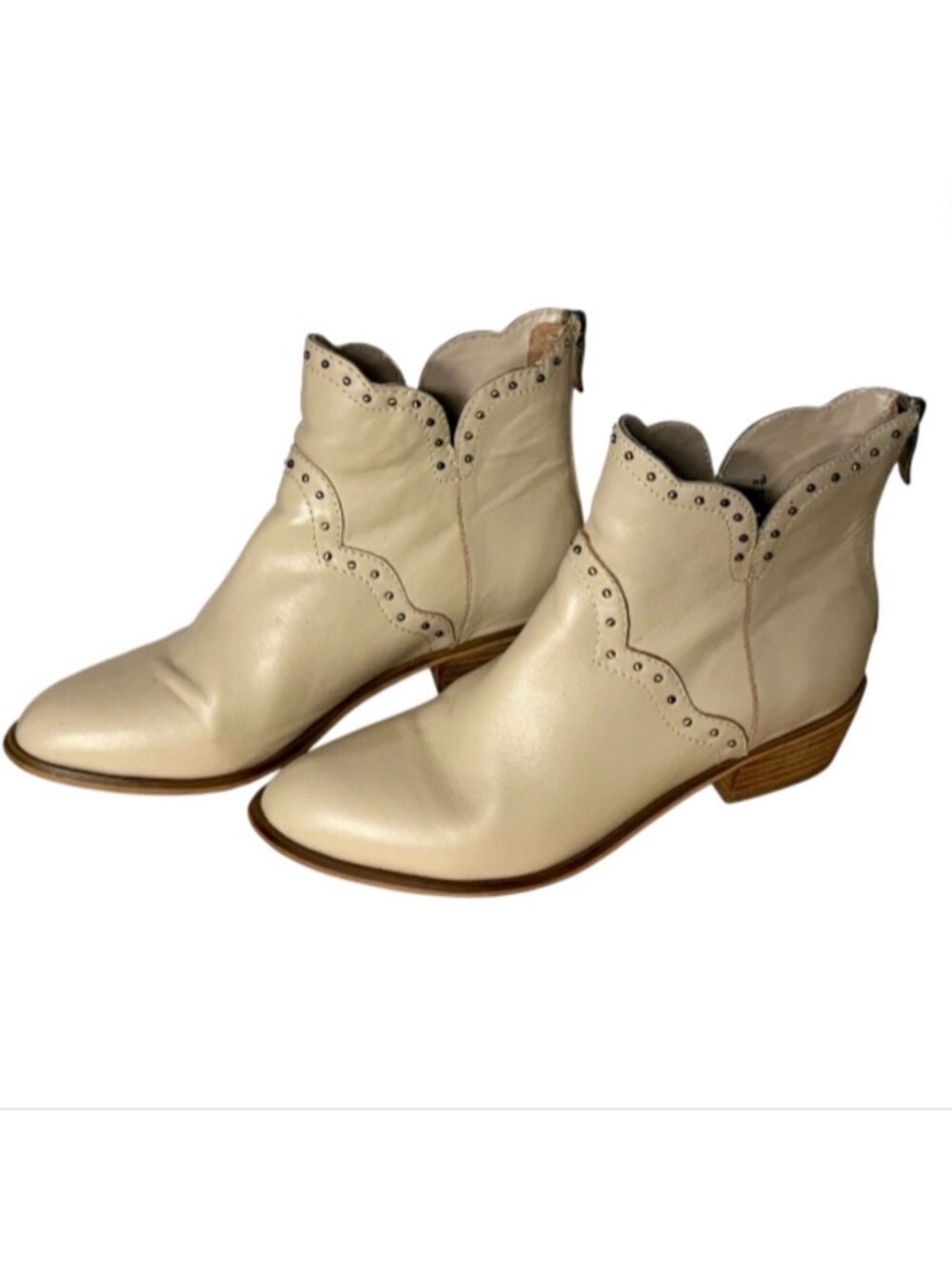 Nine West Cream Leather Studded Ankle Boots 6M Coastal Cowgirl Western Booties